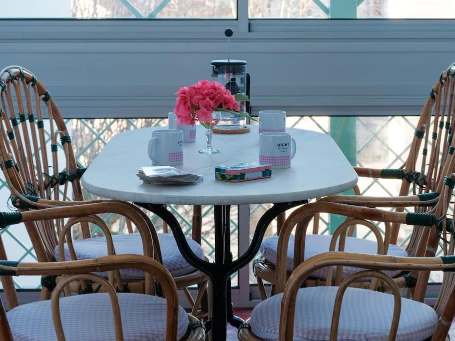 Le Joyau Des Parcs Classe 4 Etoiles Appartement Central Au Calme Avec Terrasse Vichy Exterior foto
