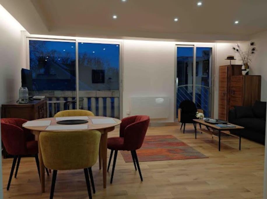 Le Joyau Des Parcs Classe 4 Etoiles Appartement Central Au Calme Avec Terrasse Vichy Exterior foto